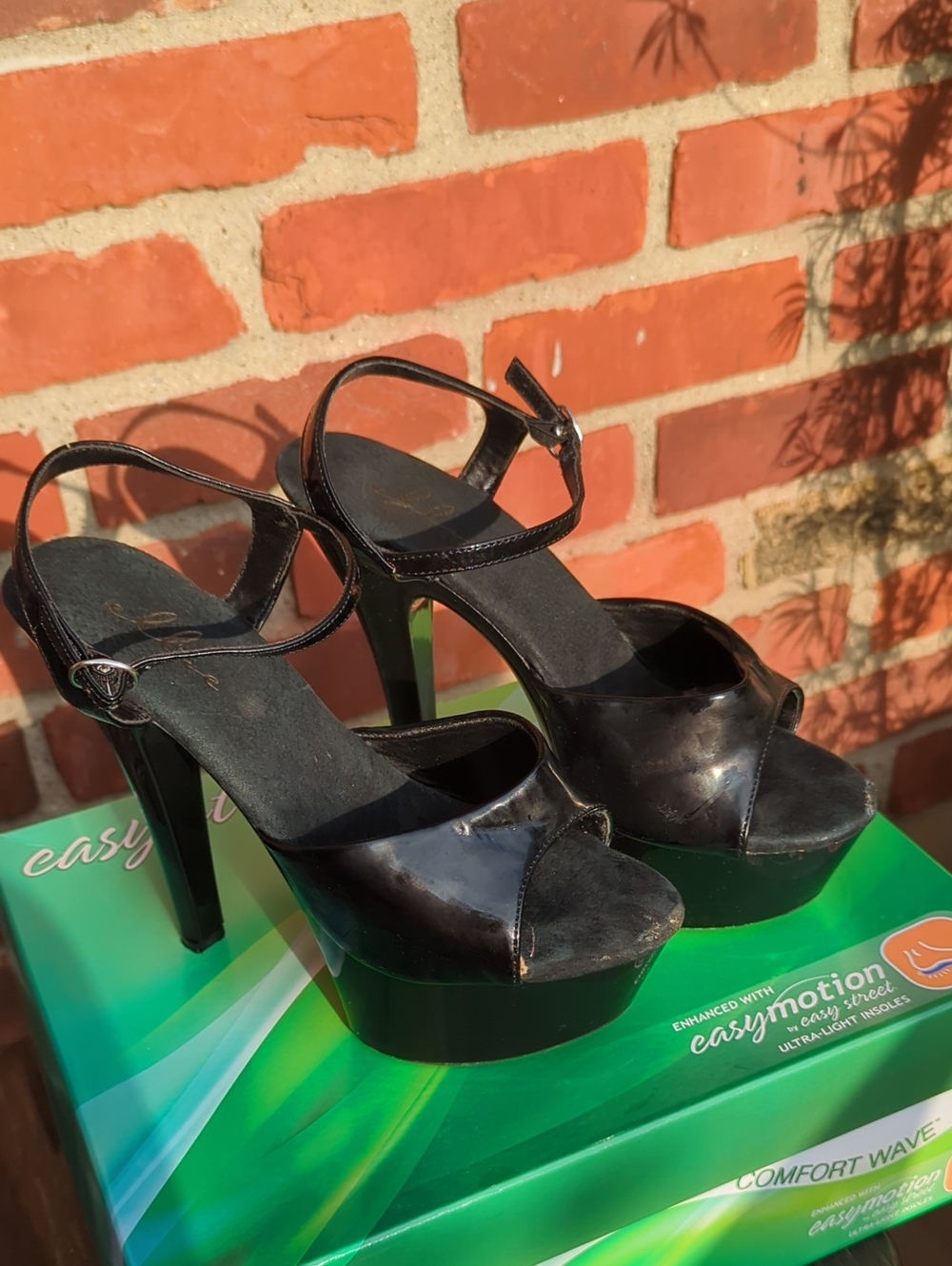Elle Black Patent Platform High Heel Sandals Total 6 in